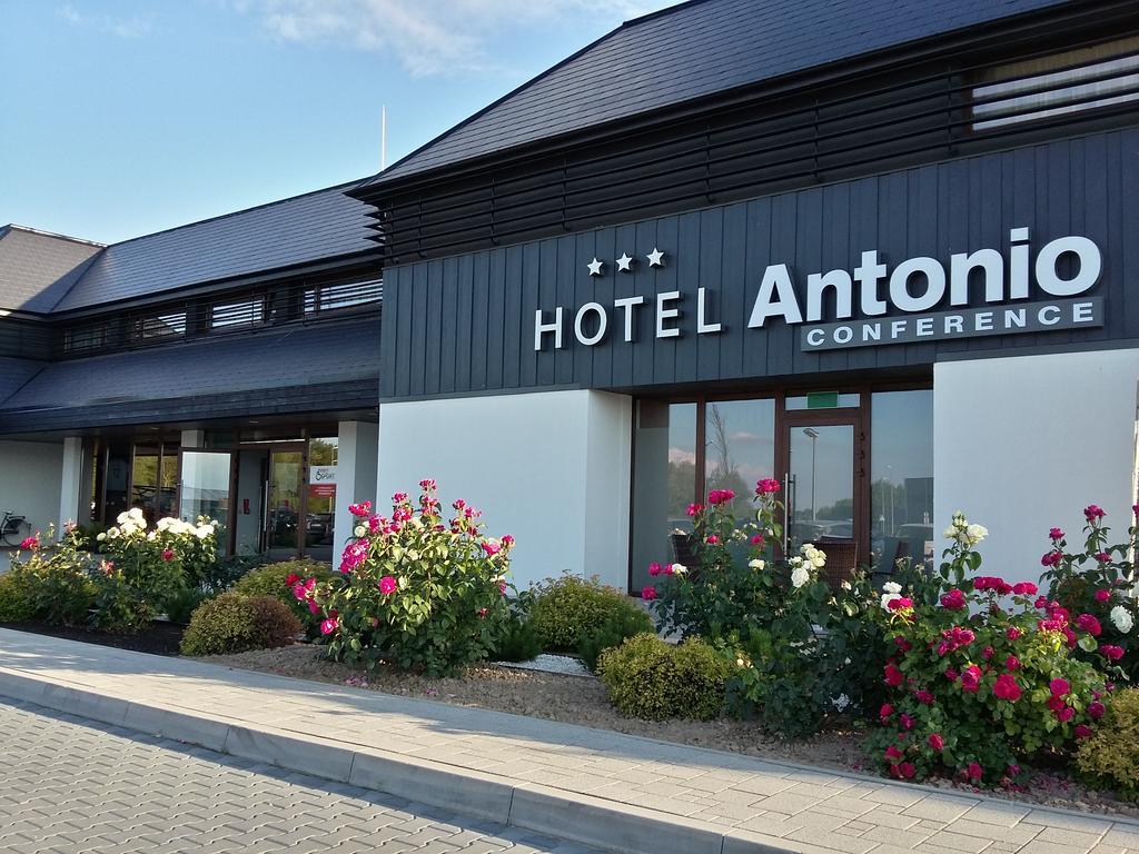 Hotel Antonio Conference Бжег Экстерьер фото